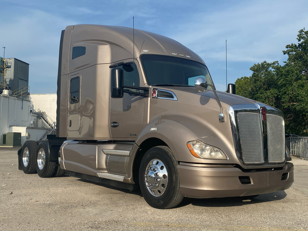 2014 Kenworth T680, 10 Speed, FRESH TIRES, APU, 620k Miles ...