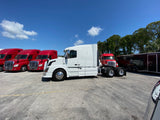 2015 Volvo VNL630  LOW MILES 470K - MINT, One owner truck