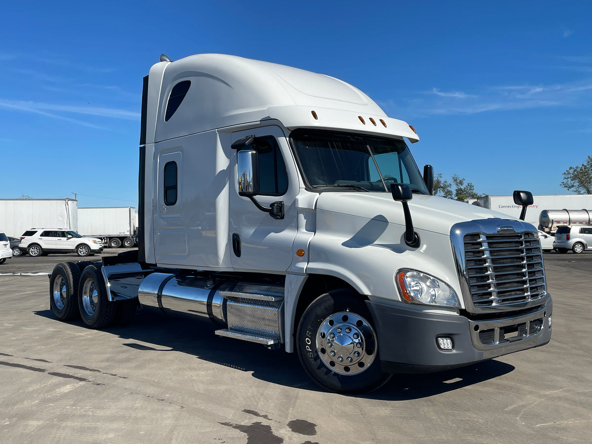 2017 FRHT CASCADIA, DETROIT DD15, NEW TRANSMISSION, 10SPD, APU ...